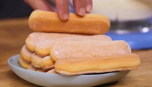 Create the Ganache and Ladyfinger Layer