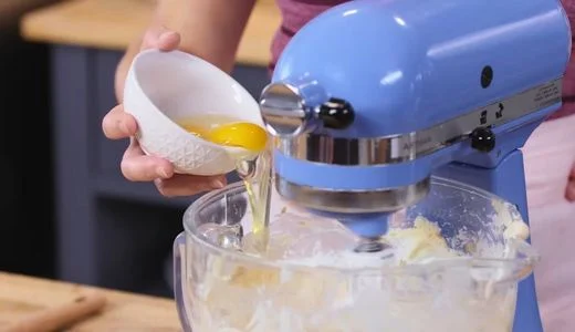 Mix the Cheesecake Filling